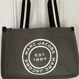 Marc Jacobs TOTE Bag (Medium)